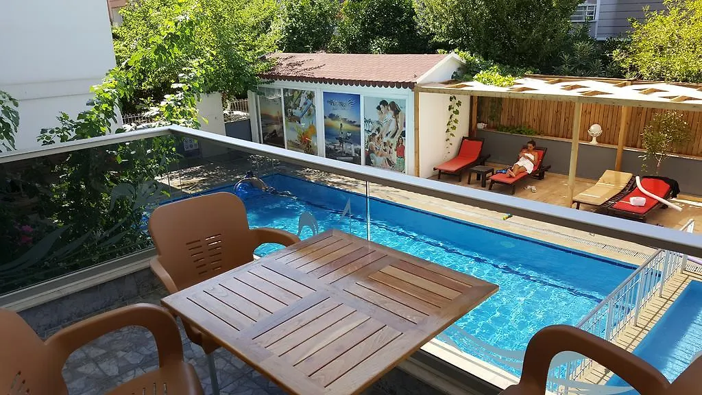 Royal Loft Suit Antalya 4*,