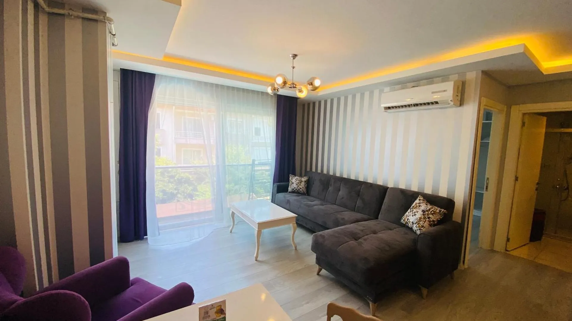 Royal Loft Suit Antalya Aparthotel