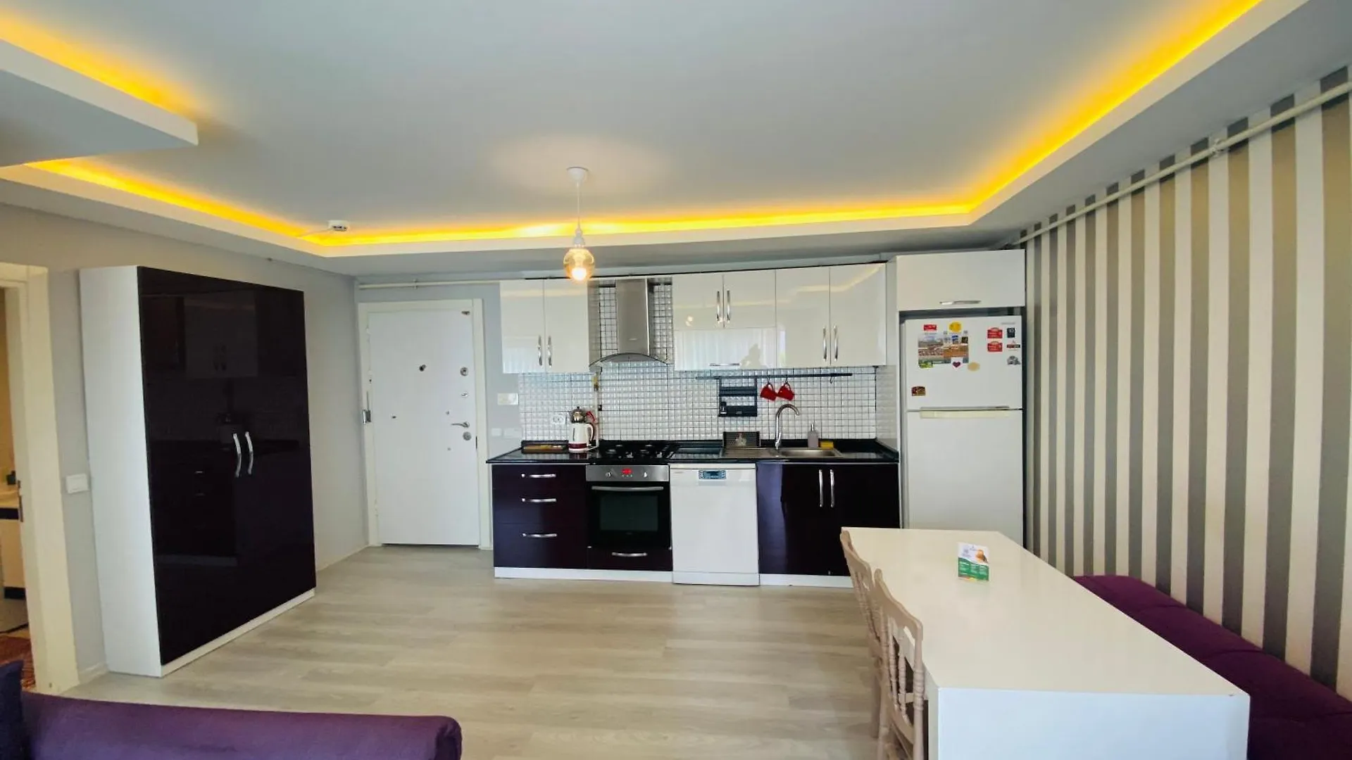 Royal Loft Suit Antalya 4*,