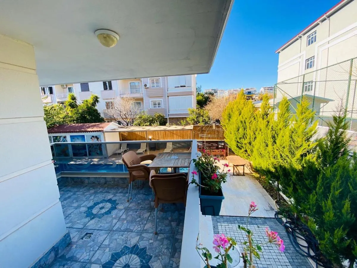 Royal Loft Suit Antalya Aparthotel